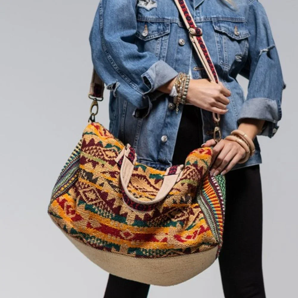 Boho Travel Bag - Ethnic Navajo Design - Handwoven from Fully Fine Cotton - Picture 8 of 11